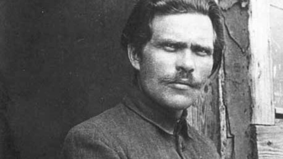 Прах Махно захоронен на кладбище Пер ла Шез в Париже