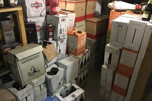 Зловмисники торгували алкогольною продукцією Chivas Regal, Jack Daniels, Martini без акцизів