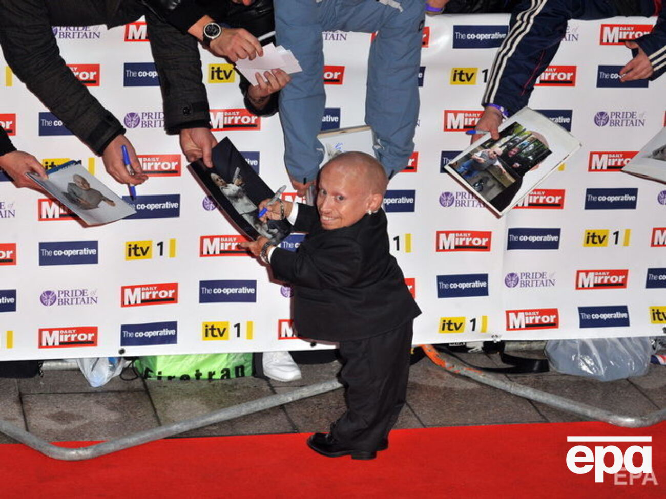 Скончался Верн Тройер