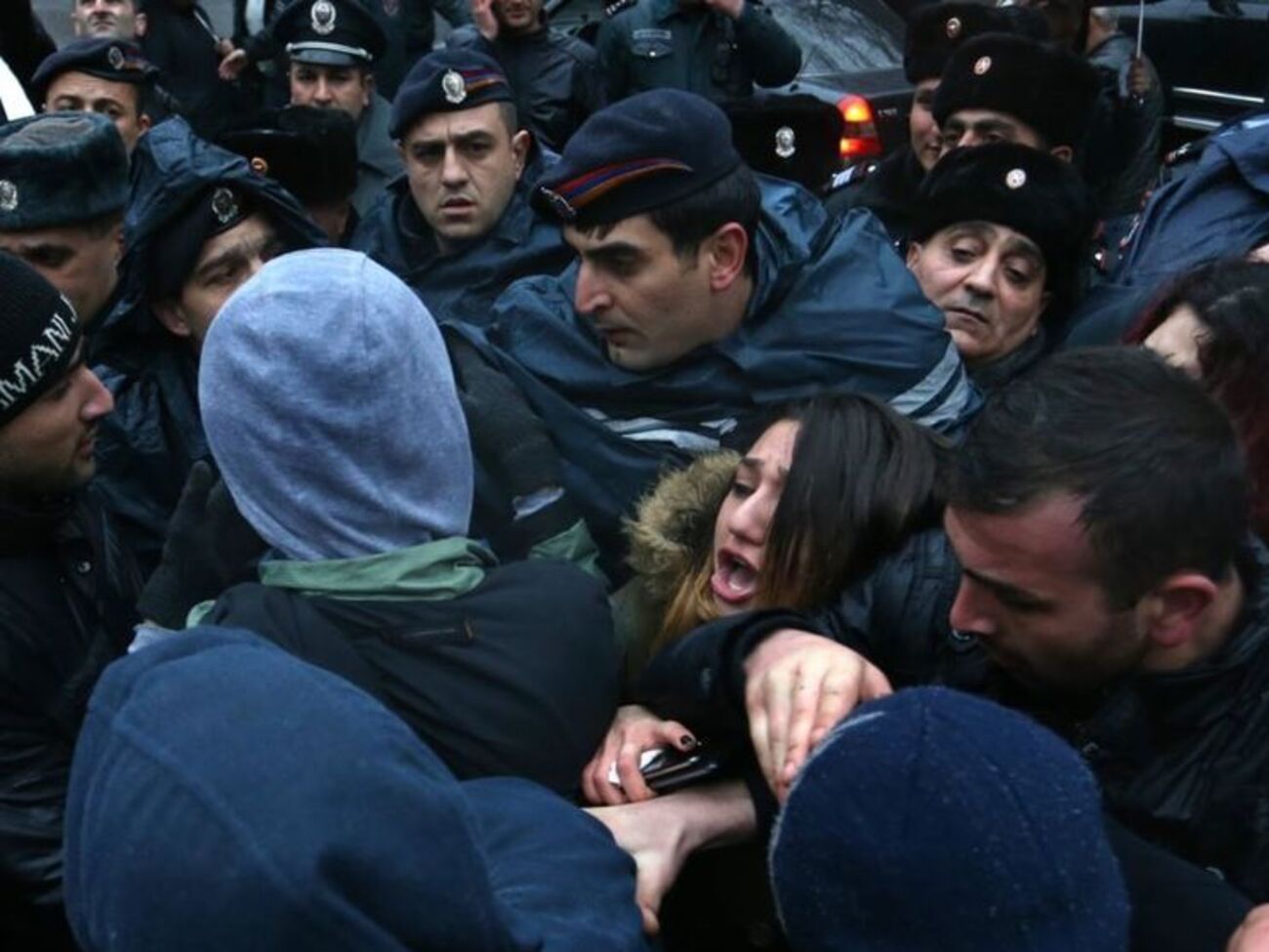 В Ереване продолжаются протесты