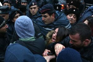 В Ереване продолжаются протесты