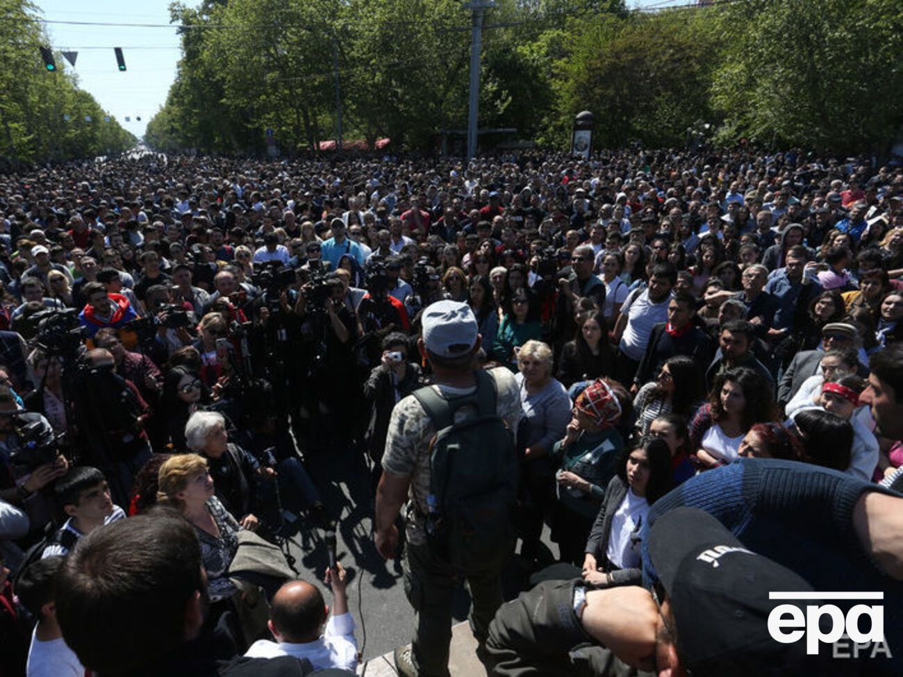 16 апреля демонстранты в Армении начали акцию гражданского неповиновения