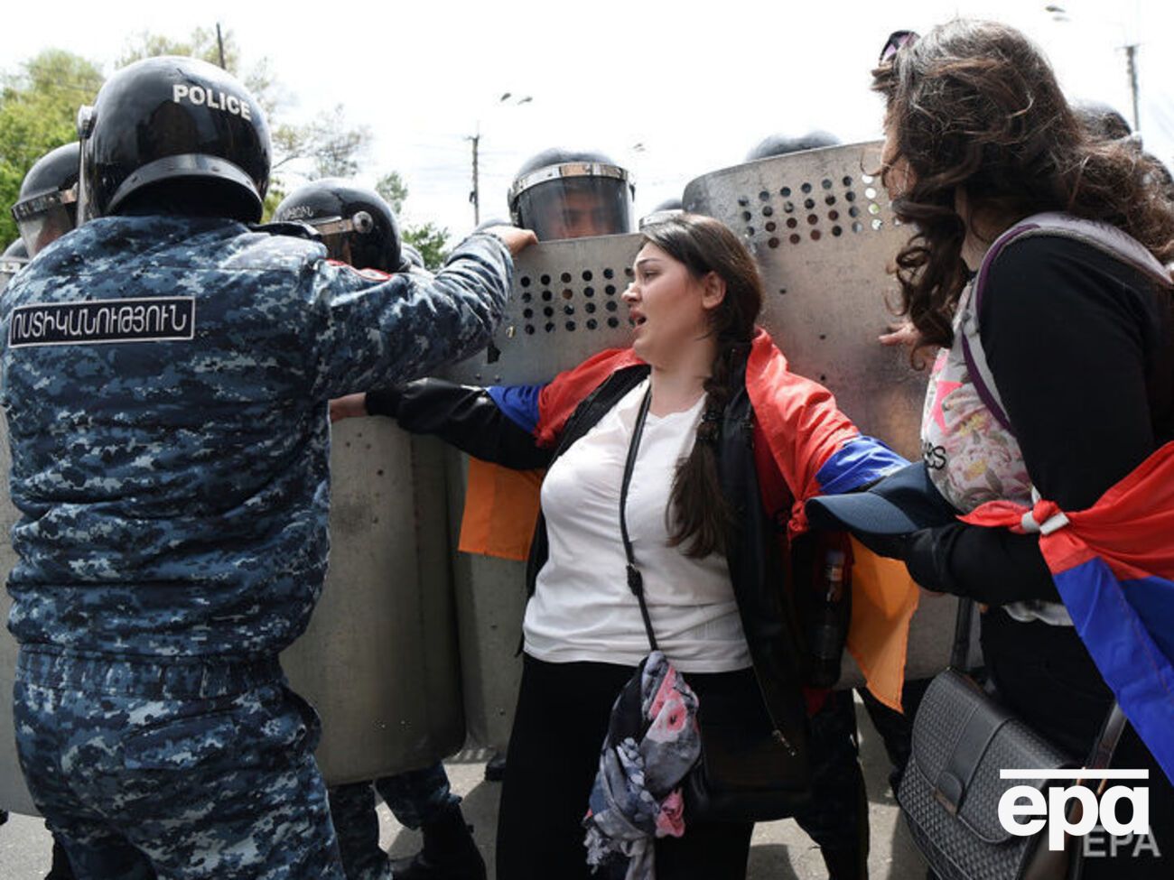 В Армении продолжаются уличные протесты
