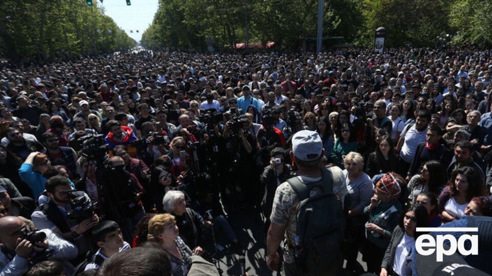 Полиция насчитала на митинге в Армении 35 тыс. человек