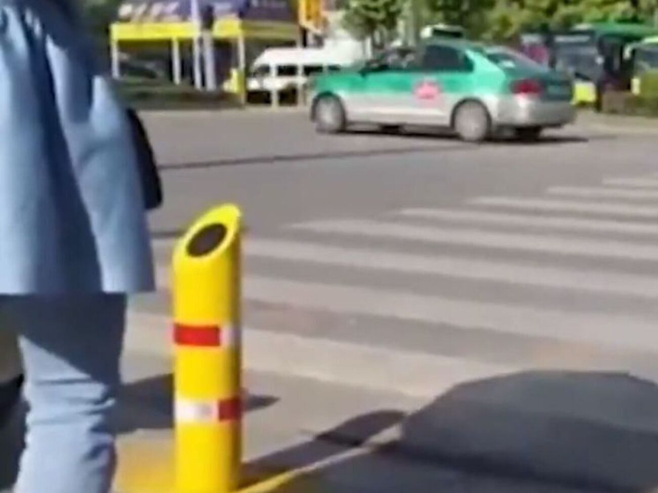 У Китаї розробили систему, яка карає пішоходів-порушників ПДР