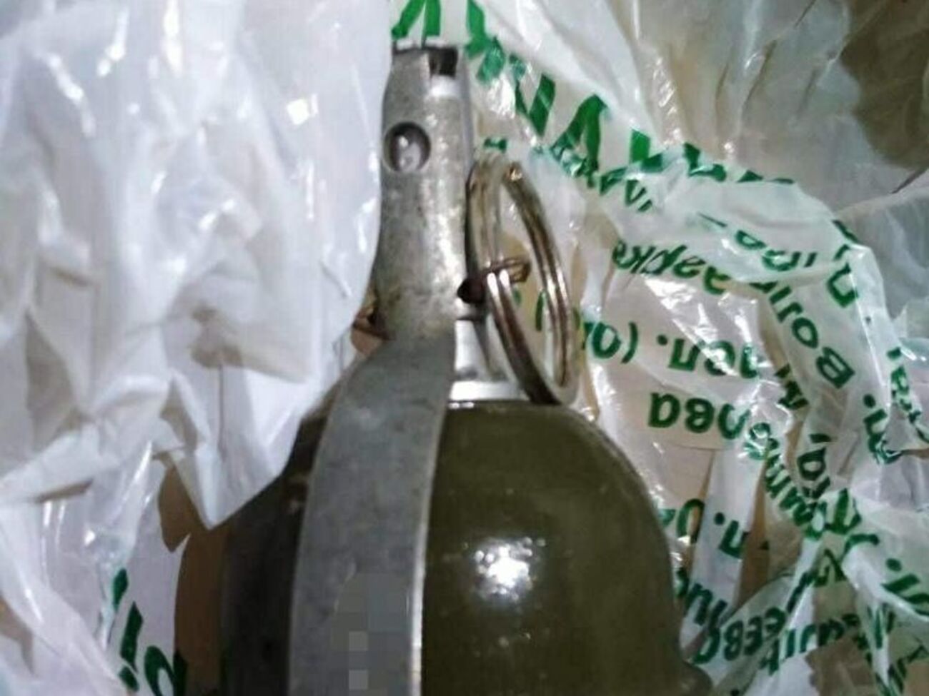 Чоловік стверджує, що граната не бойова