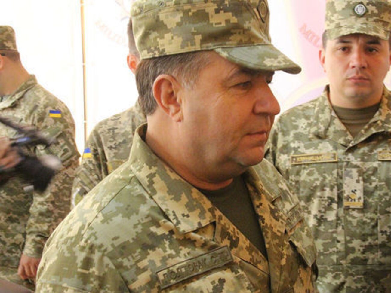 Полторак&nbsp;отметил, что численность украинских сил на Донбассе будет зависеть от обстановки в зоне конфликта