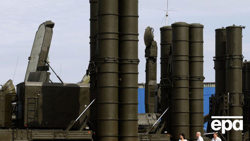По мнению Крутихина, российские военные надеются списать С-300 в Сирии