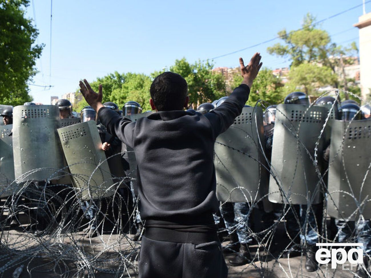 Лидер армянской оппозиции заявил, что власть в стране перешла к народу