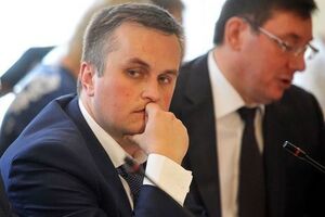 18 квітня Луценко заявляв, що у діях Холодницького не виявили підстав для притягнення до кримінальної відповідальності