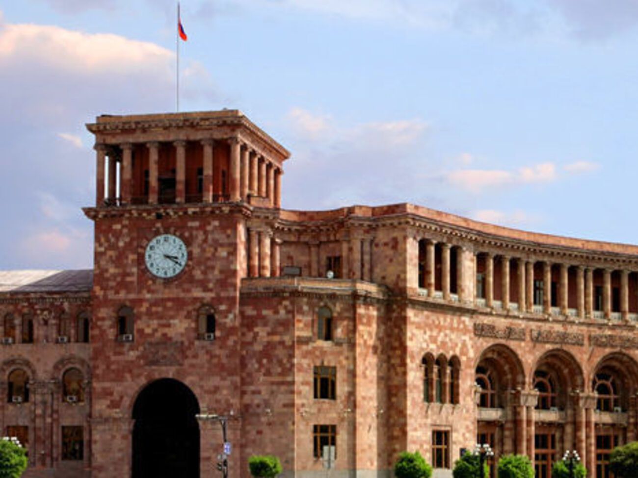 Правительство Армении отправлено в отставку