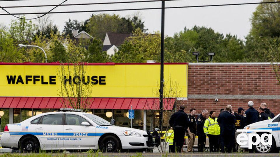 Напівголий чоловік відкрив вогонь по відвідувачах кафе Waffle House