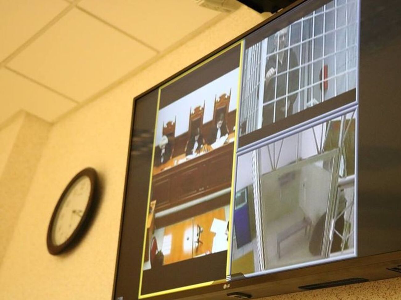 Клих і Карпюк брали участь у розгляді справи про компенсацію шкоди матері російського солдата, загиблого в Чечні