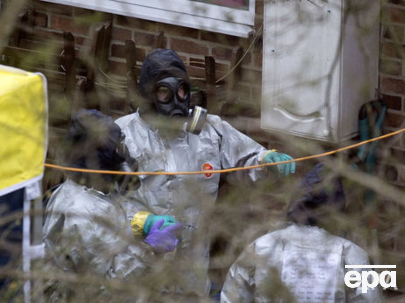 Скрипалей отравили, предположительно, газом "Новичок"