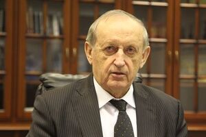 За словами Богуслаєва, один з охоронців заводу дістав серйозні травми, його госпіталізували