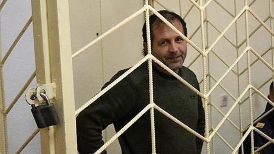 Медиков к Балуху не пускают