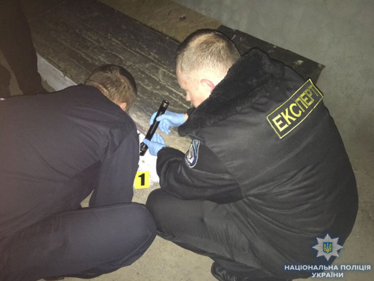 Полицейские расследуют убийство мужчины в Херсоне