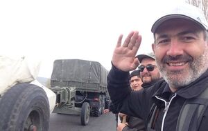 Пашинян будет ждать звонка от и.о. премьер-министра Карена Карапетяна