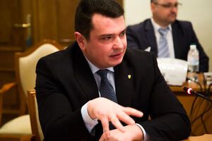 За словами Ситника, НАБУ спробує через суд повернути одеський аеропорт у комунальну власність