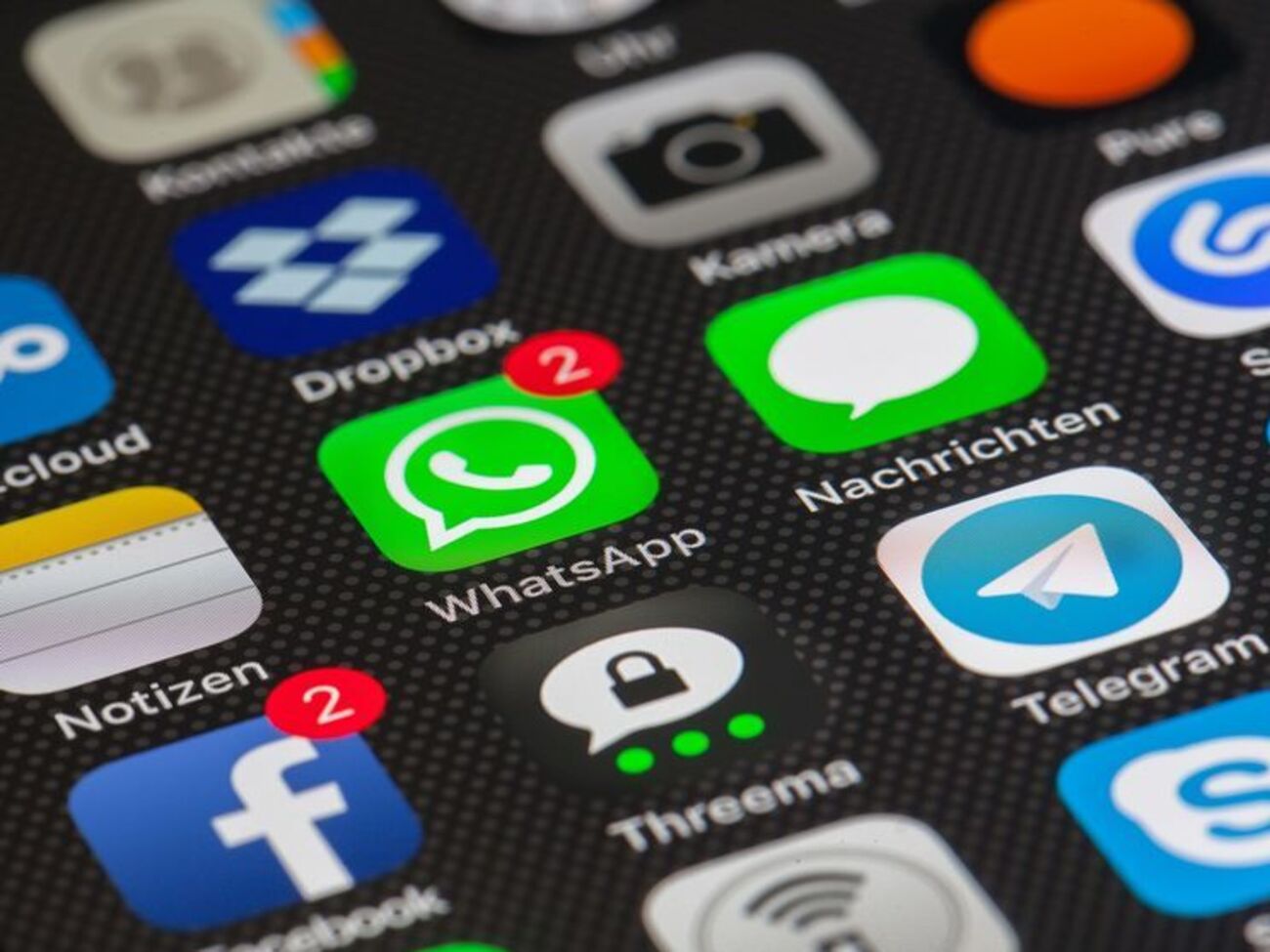 По действующим правилам пользоваться WhatsApp можно с 13 лет
