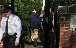 В РФ считают происходящее в бывшем генконкульстве взломом