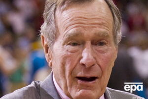 Буша госпитализировали 22 апреля