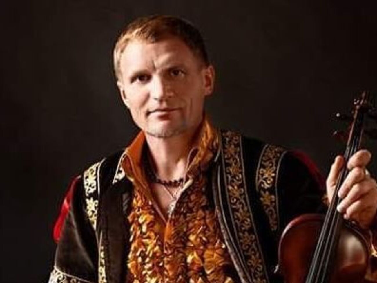 Скрипка: Вместе с Устимом спели на благотворительном вечере "Пласта"