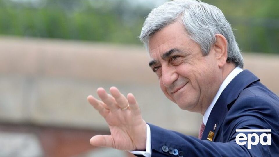 23 квітня вуличні акції протесту в Єревані змусили Саргсяна піти у відставку з посади прем'єр-міністра
