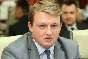 Рейтинг Гриценка високий, тому що він мовчав, як справжній полковник. Але тут принесли нові рейтинги, і він заговорив. От краще б мовчав