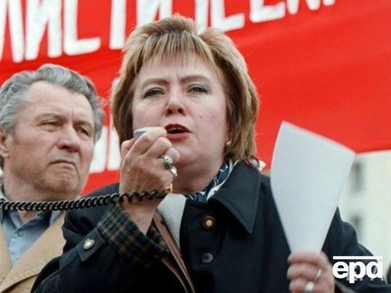 Витренко судится с полицией после того, как 9 мая 2017 года ее в собственной квартире заблокировали националисты