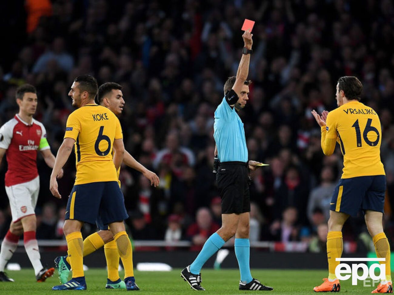 "Атлетико" почти весь матч играло в меньшинстве