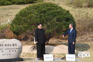 Кім Чен Ин і Мун Чже Ін зустрілися 27 квітня