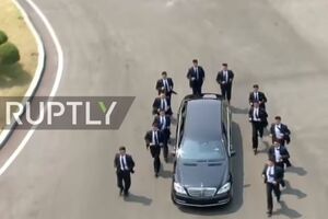 Охранники бежали за автомобилем Ким Чен Ына