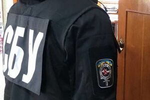 27 квітня УНН із посиланням на джерело повідомило, що СБУ затримала заступника керівника апарату Подільського райсуду, а також одного із суддів