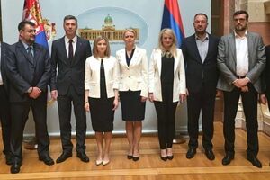 Поклонская говорит, что поехала на "родину предков"