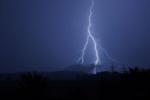 Удары молниями произошли с разницей во времени менее часа