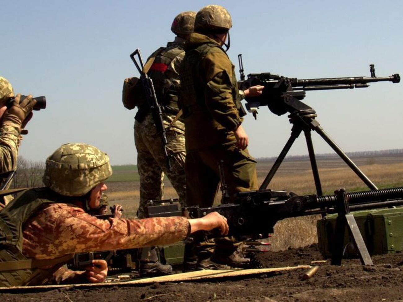 Українських військових обстрілювали на донецькому та луганському напрямках