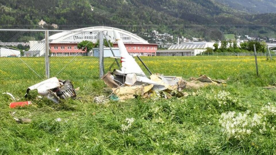 Літак розбився після вильоту з аеропорту