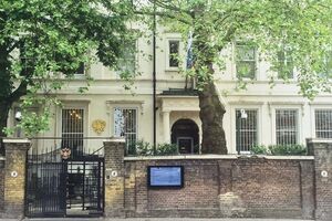 Российские дипломаты назвали несерьезной публикацию о вмешательстве РФ в британские выборы