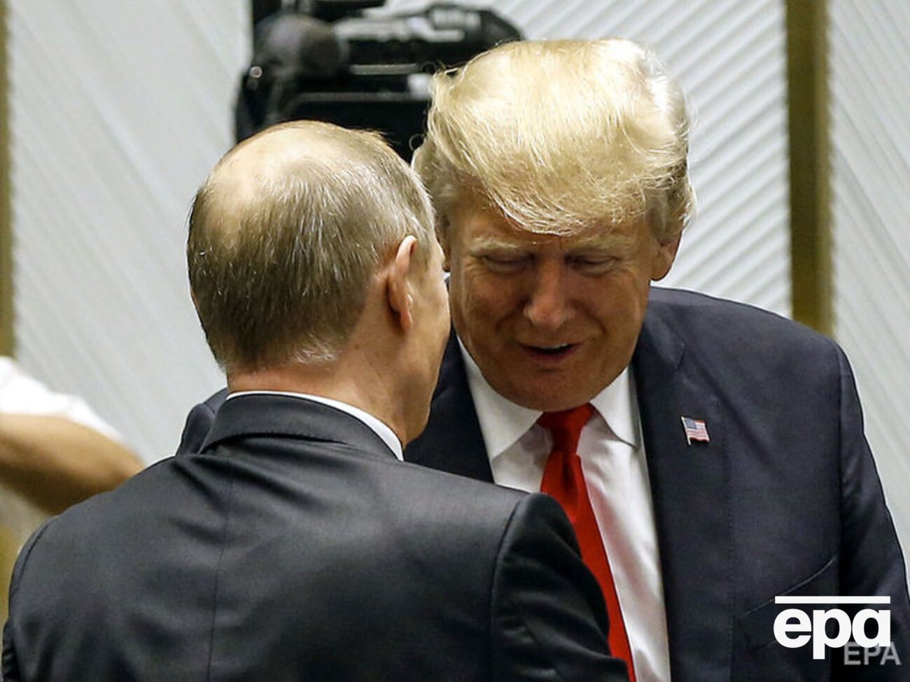 До вислання дипломатів Трамп пропонував Путіну зустрітися