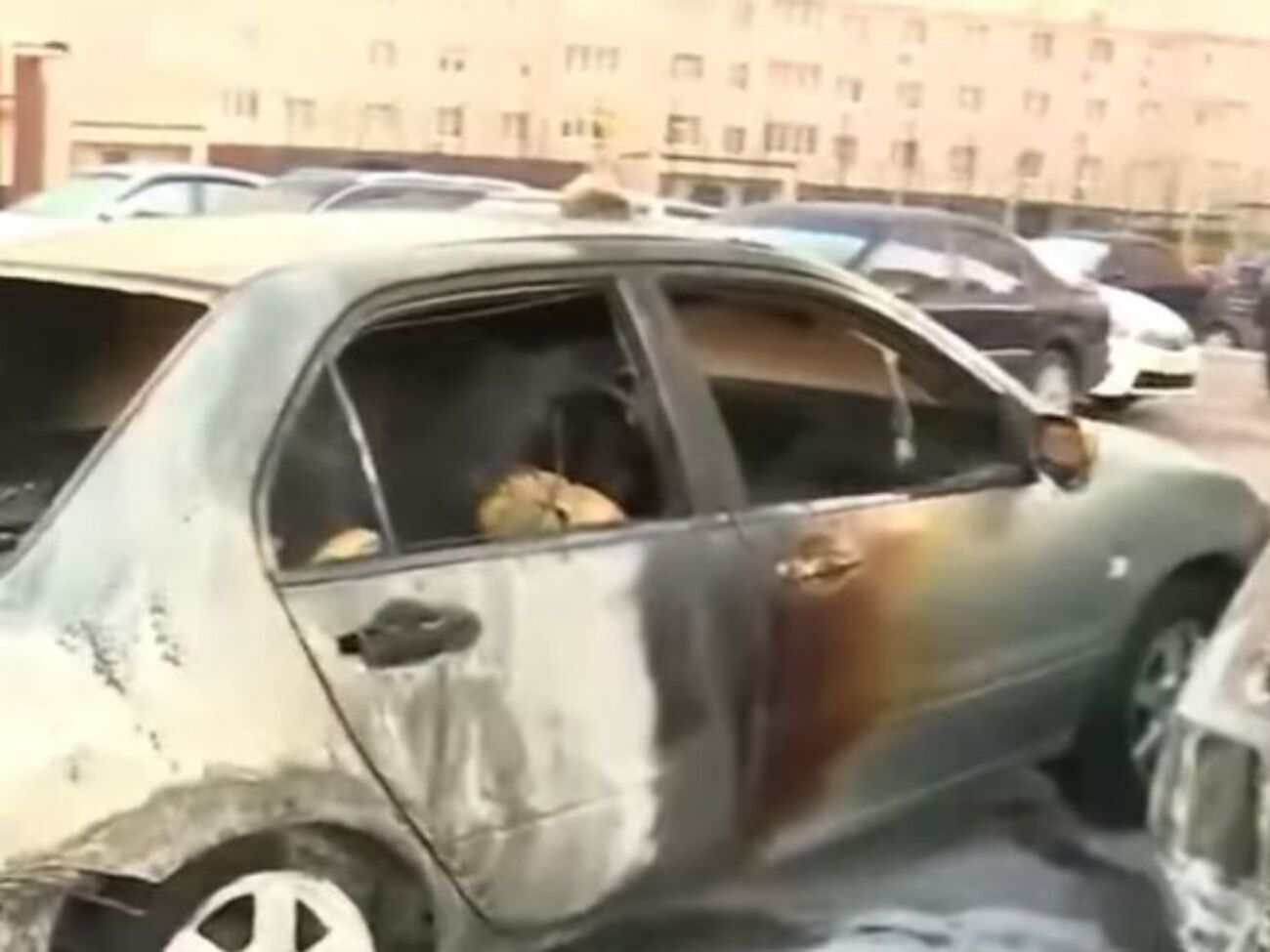 Згоріло п'ять машин