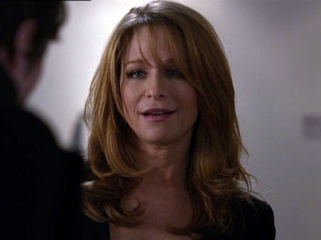 Истец заявляет, что Лунер принудила его к групповому сексу