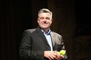 Тягнибок: Кто не поддержит "антиолигархический пакет" – тот прислужник олигархов