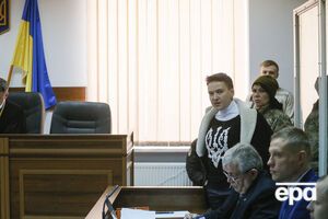 Чевгуз (второй слева) заявил, что решение о самоотводе согласовано с Савченко