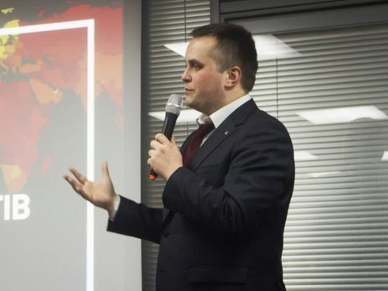 Дисциплинарную жалобу по Холодницкому могут рассматривать до трех месяцев