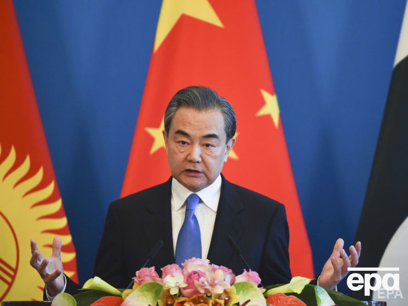 Визит Ван И в КНДР начнется 2 мая