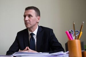 Труба заявив, що з керівниками партії "Народний фронт" не знайомий