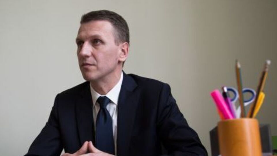 Труба заявив, що з керівниками партії "Народний фронт" не знайомий