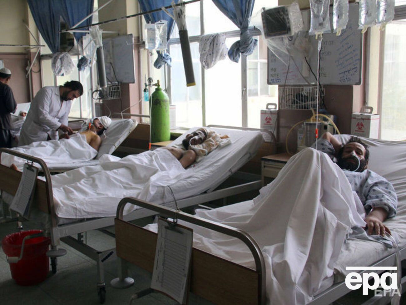 16 человек получили ранения