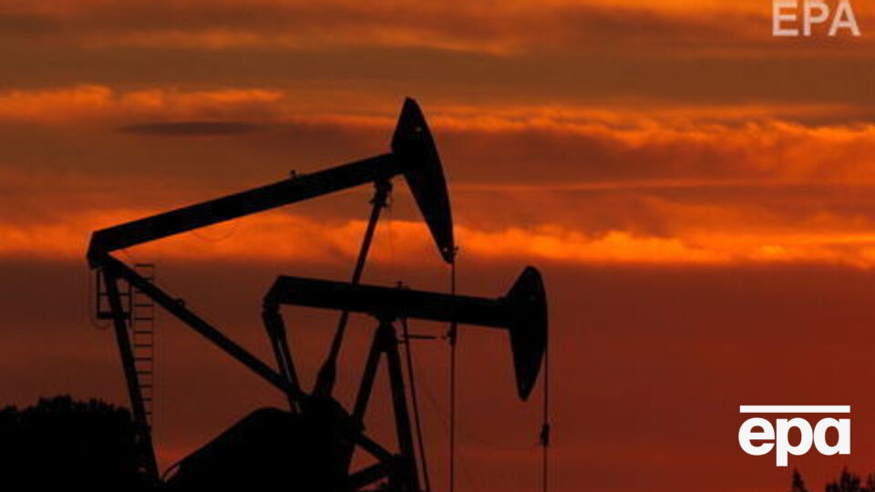 Цена на нефть упала на 0,83%